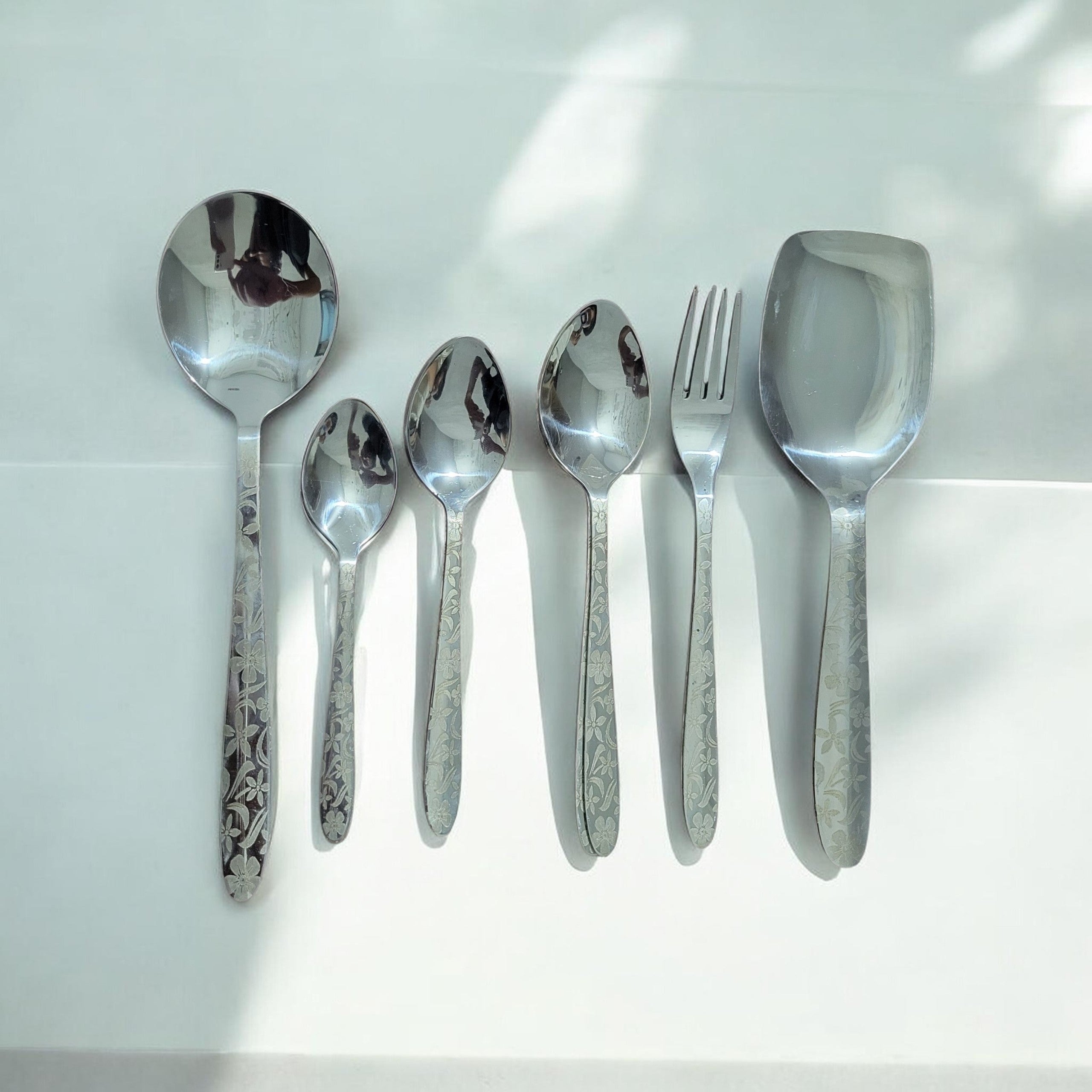 Premium 28-Piece Stainless Steel Cutlery Set without Stand